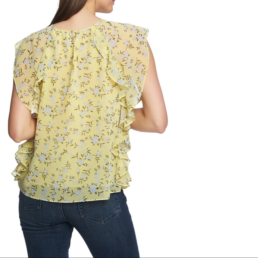 1. State floral flutter sleeve top - Picture 2 of 5